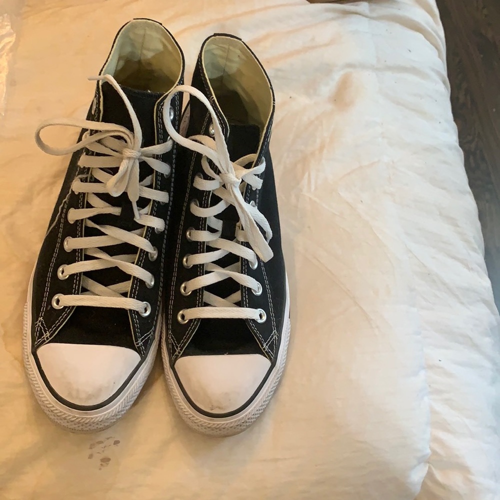 Black converse (lightly worn)